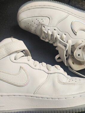 Women's jordans
